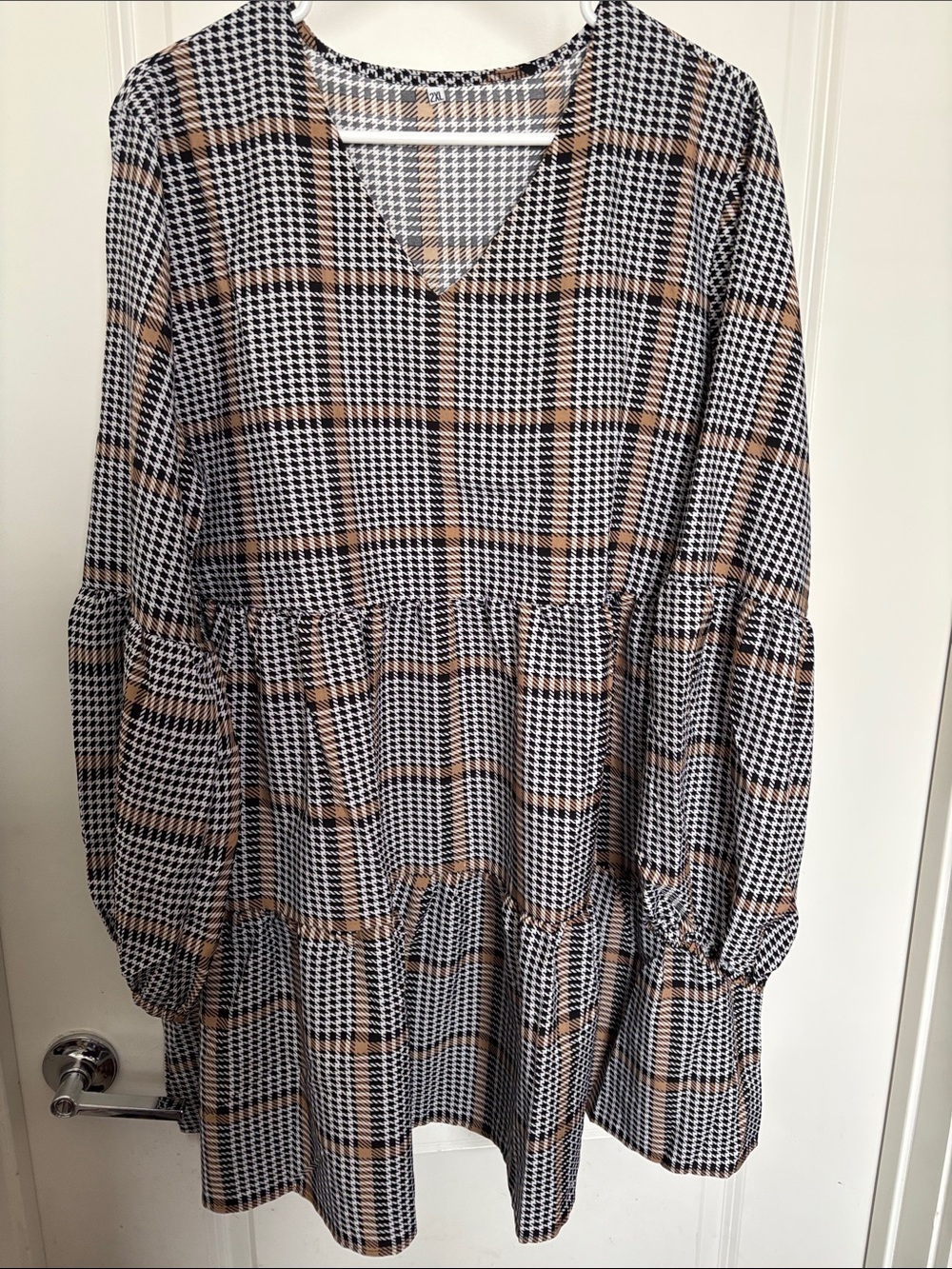 Plaid V-Neck Tiered Tunic Dress in Black, White & Tan